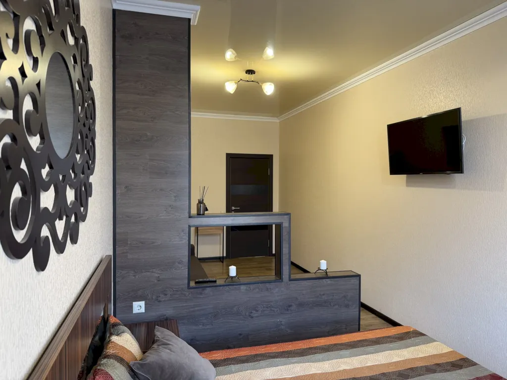 Квартира Квартира с балконом и видом на горы в центре - 11 мин до моря — Геленджик