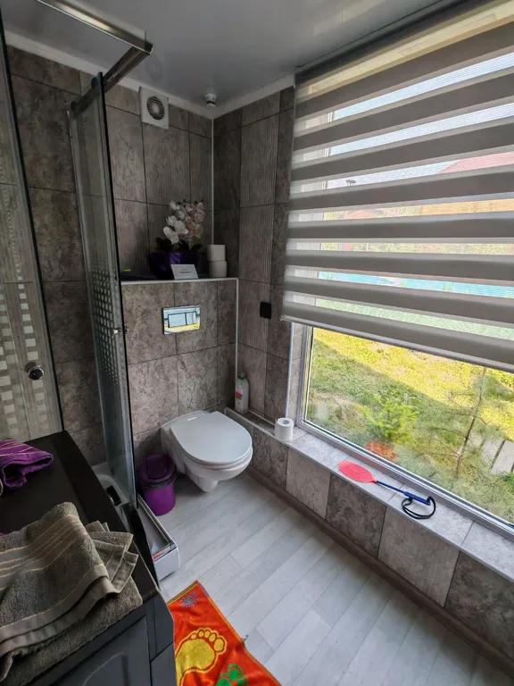 Дача на озере с баней и чаном