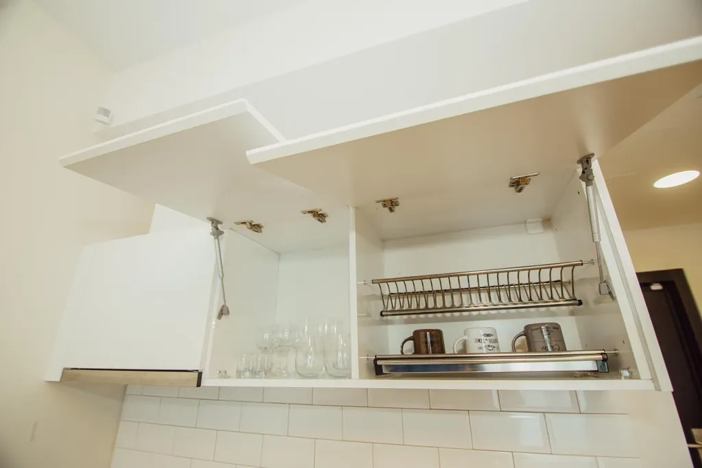 White sails apart hotel