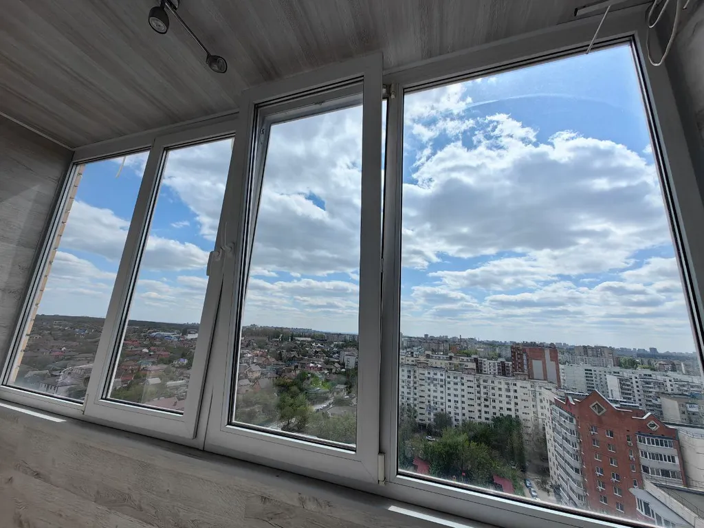 Уютная студия с видом на город