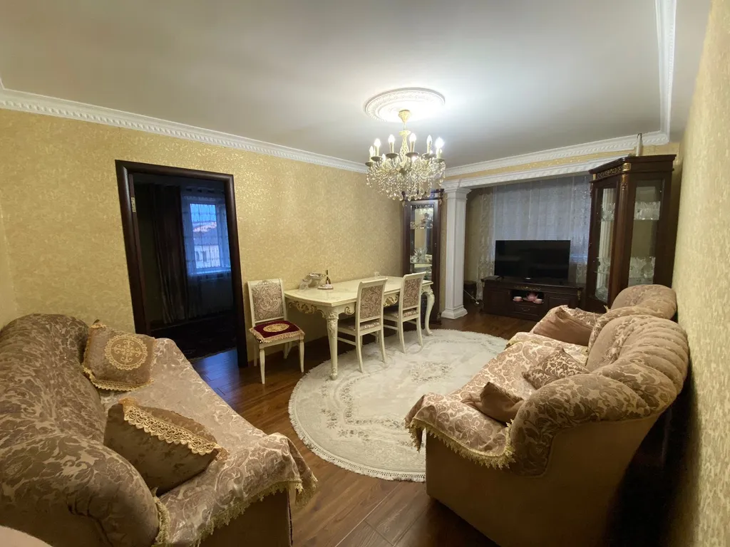 Уютная квартира в центре города с видом на горы