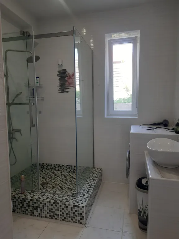 Первый этаж в центре инфраструктуры в Севастополе