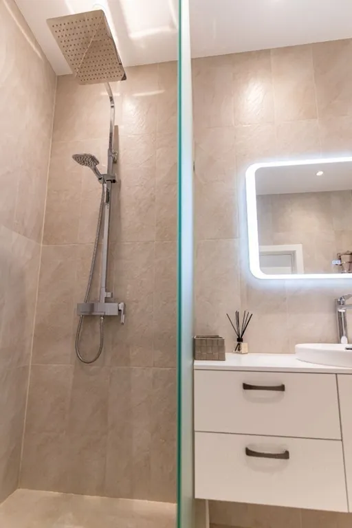 2-комнатная квартира с террасой и красивым видом