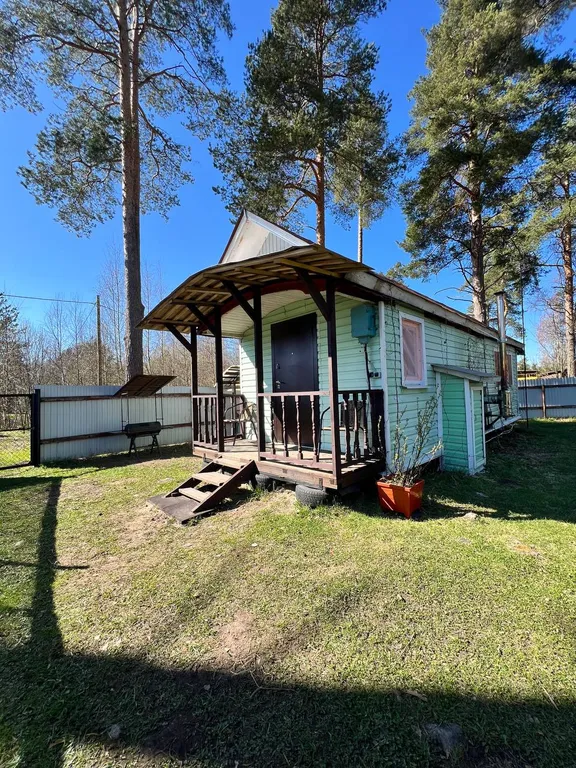 Загородный домик с беседкой и зоной барбекю