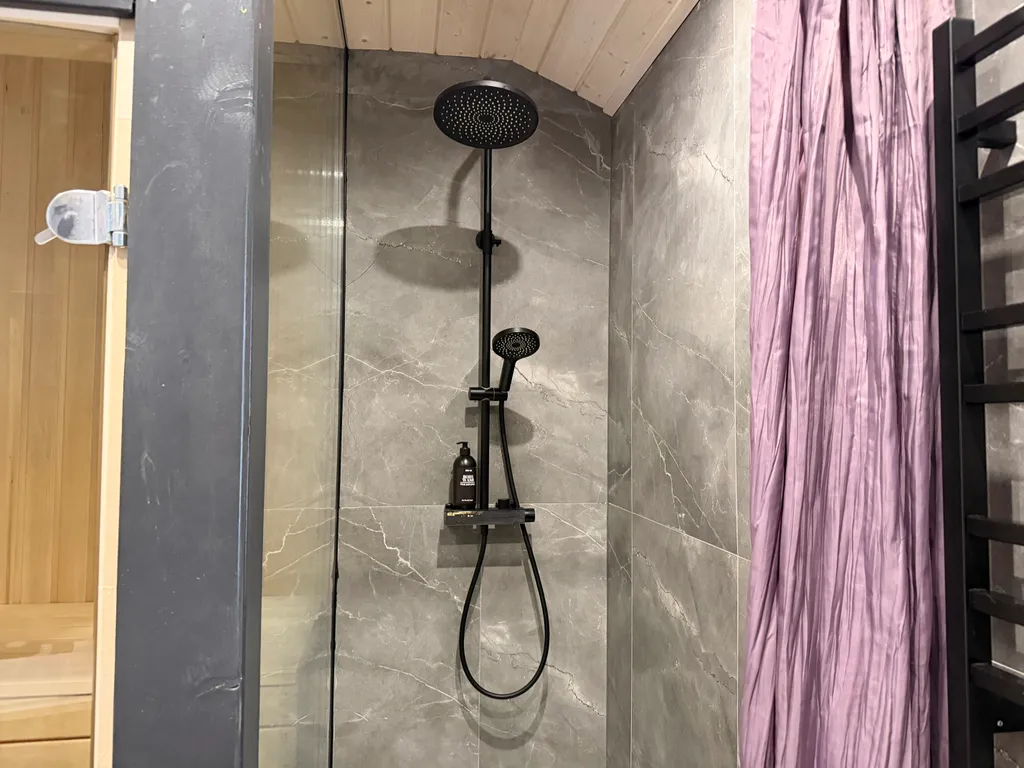 Тихий дом с камином и сауной