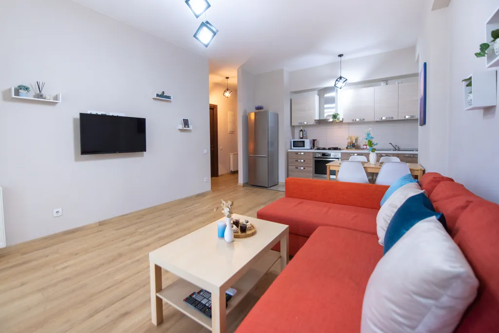 Светлая квартира с видом на город и Мтацминду