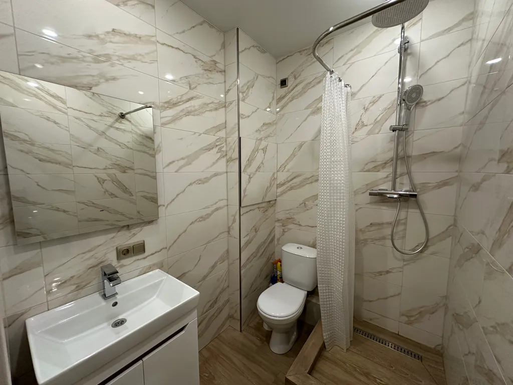 Cтудия Огонь рядом стадионом Торпедо