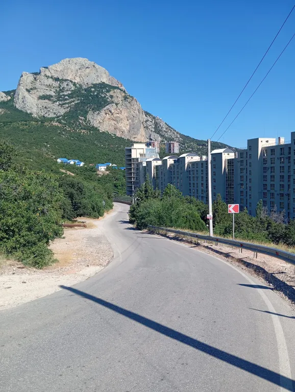 Апарт в Ласпи,терраса, 3 спальни,кухня, у самого моря, для 5-6 человек