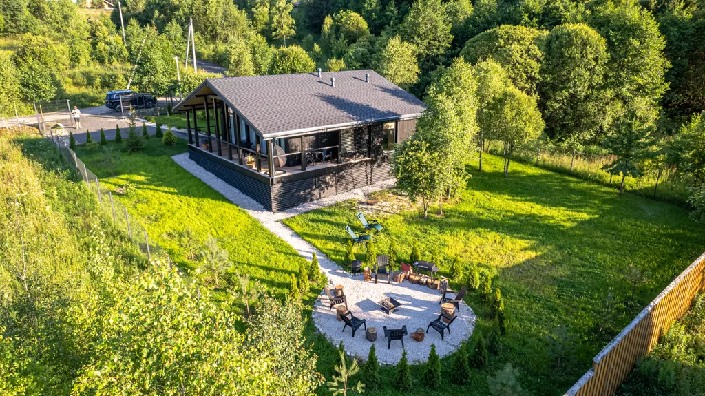 Новый Дом с видом на лес