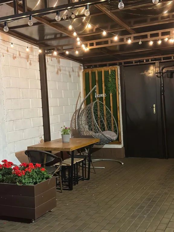 Уютный дом с двориком в центре города