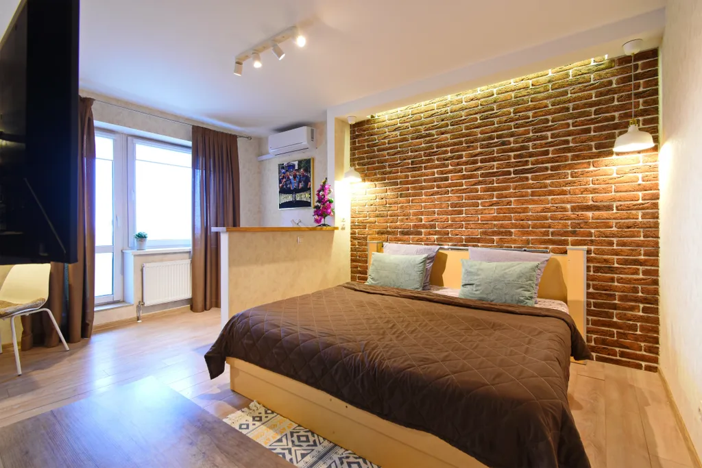 Студия в видом на город