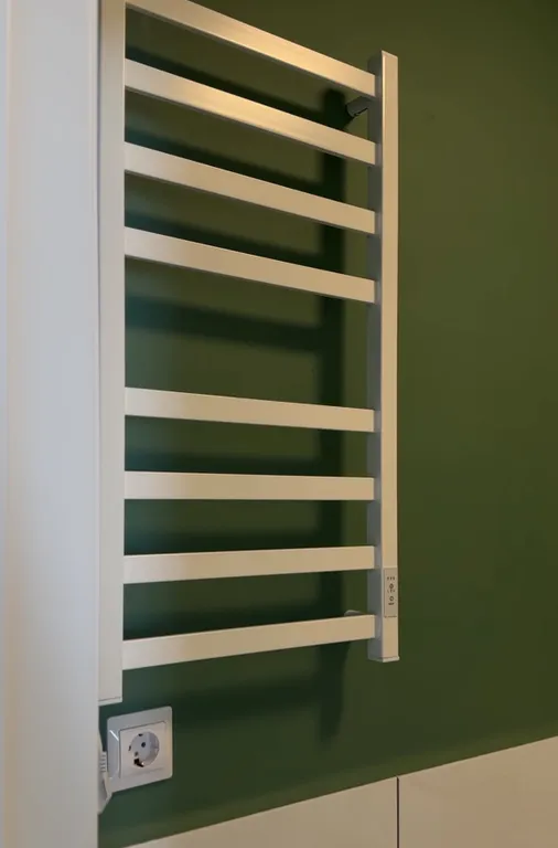 Солнечная квартира в центре города с видом на гору