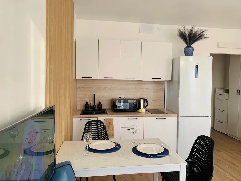 Светлая студия с видом на закат