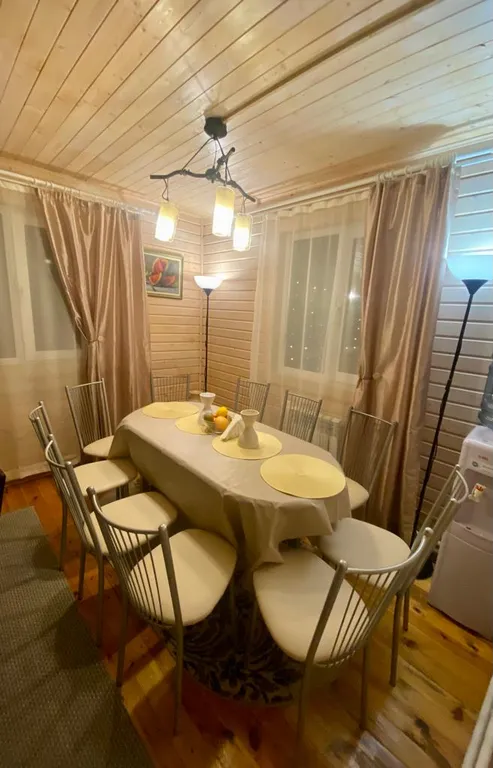 Загородный дом с баней в километре от прекрасного города