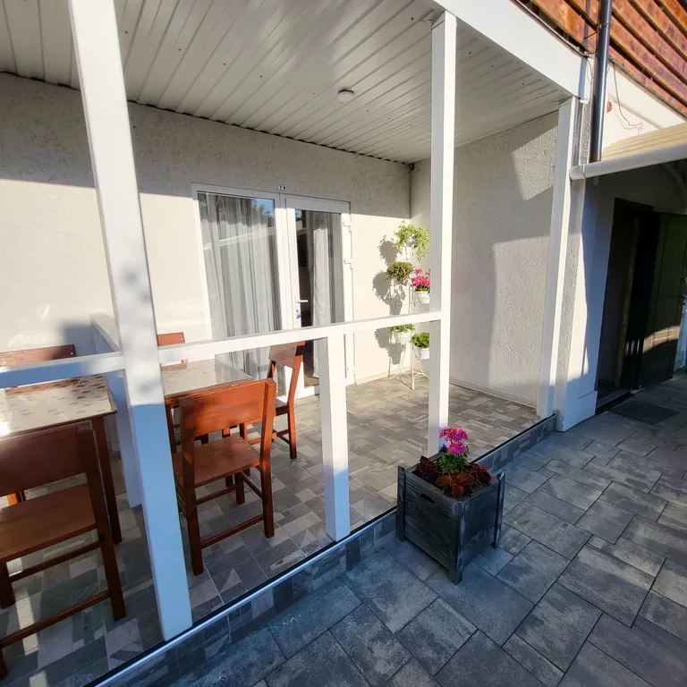 Квартира №16 на первом этаже, в номере есть все — аренда посуточно в Бердянск