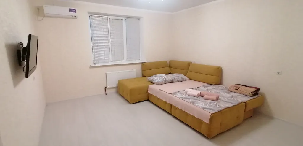 Уютная однокомнатная квартира с дизайнерским ремонтом — аренда посуточно в Энгельс