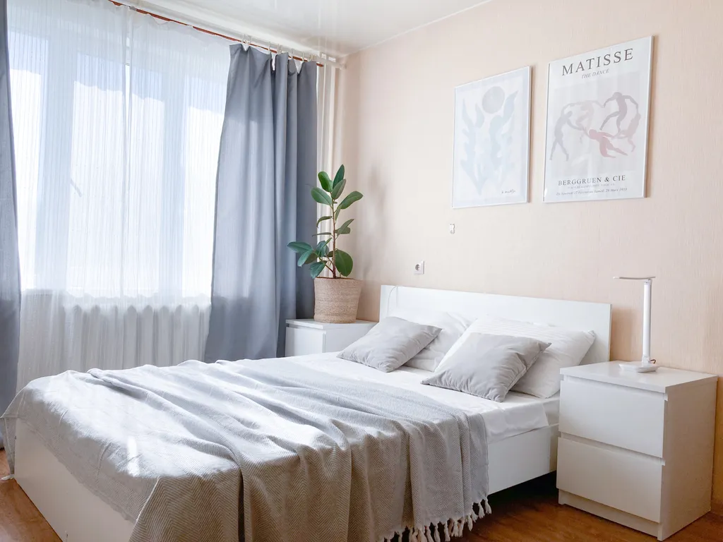 Солнечная квартира с просторной кухней — аренда посуточно в Уссурийск