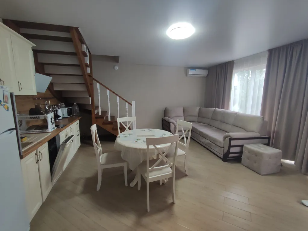 Дом у моря с бассейном