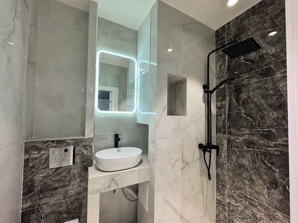 Прекрасная квартира с новым ремонтом, ни кто не жил