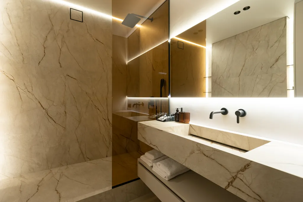 Апартаменты бизнес класса в центре города с красивым видом из окна