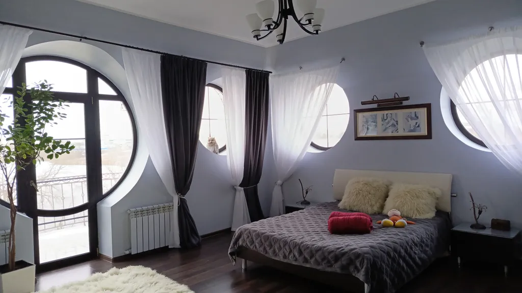 Стильный дом у реки с баней