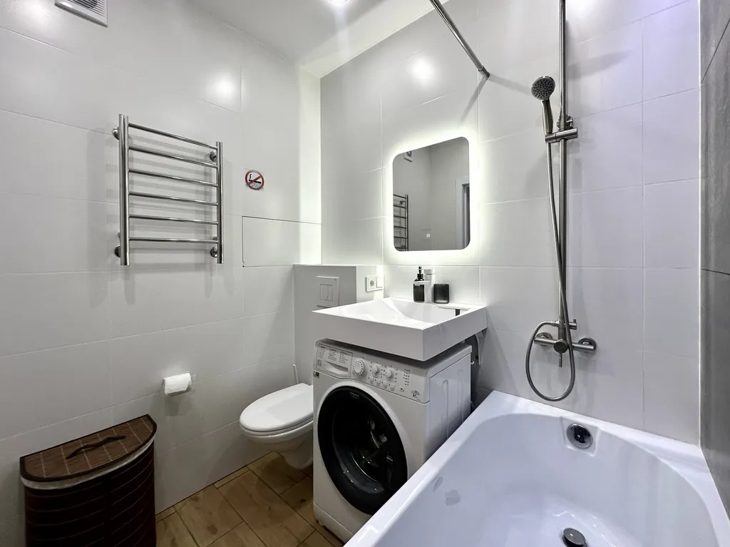 Квартира на Юркина 10