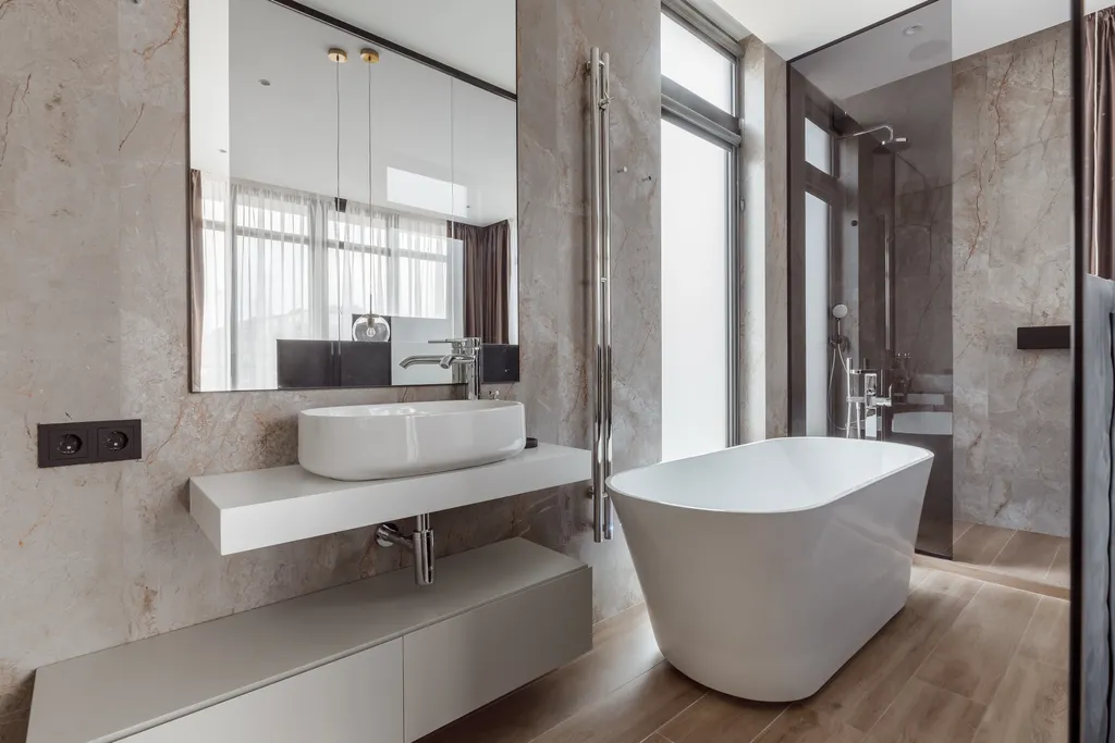 Дизайнерский трёхэтажный дом недалёко от моря