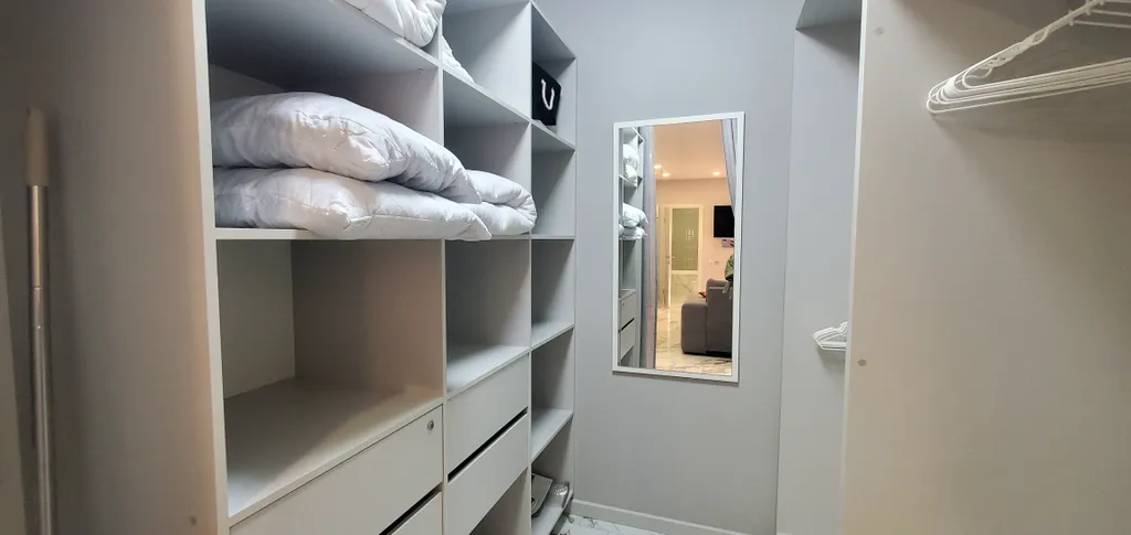 Просторные апартаменты в живописном месте Ялты с видом на море