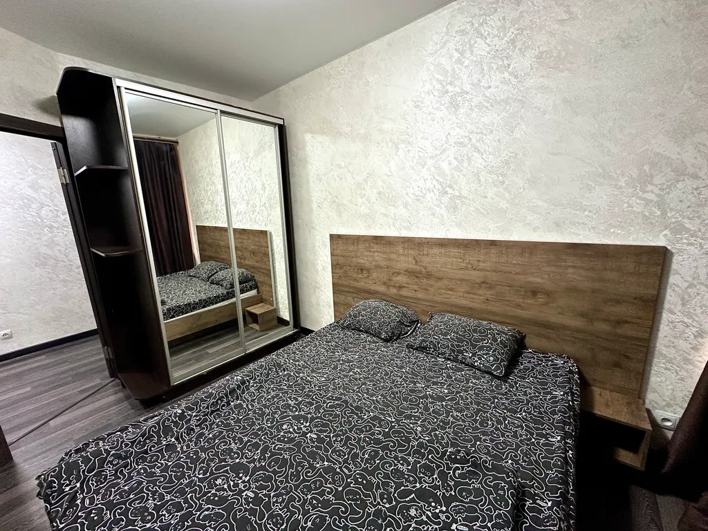 2-комнатная Квартира — аренда посуточно в Шахты