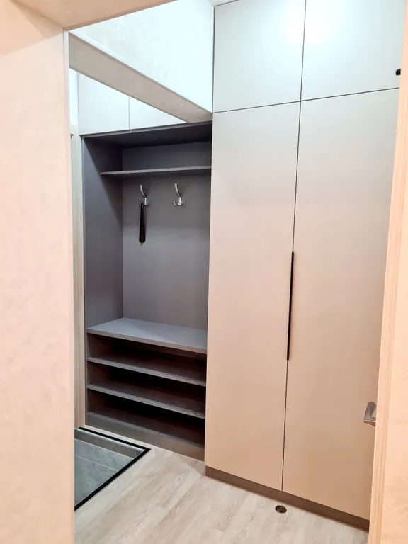 Уютная чистая и теплая студия с прекрасным видом из окна