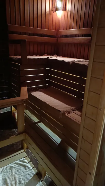 Уютный дом с сауной в черте города