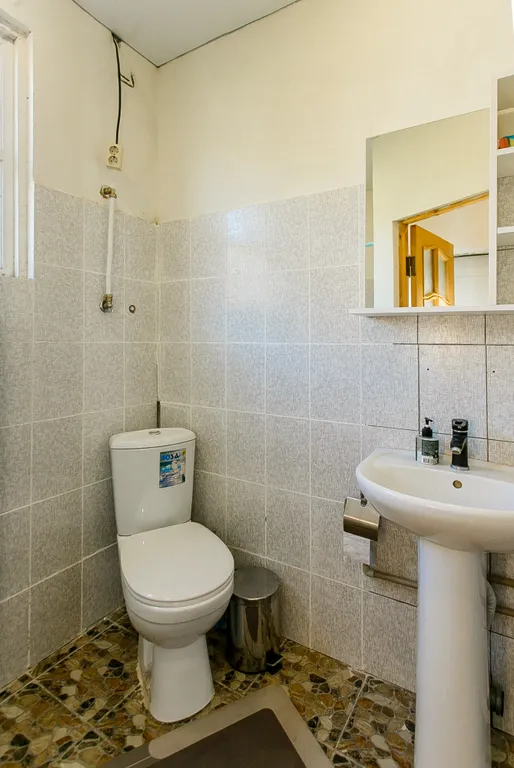 Стандартный 2-3х местный номер с удобствами, на первом этаже