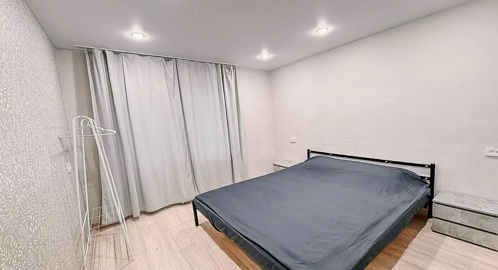 Свежая трешка с раздельными комнатами в тихом районе города