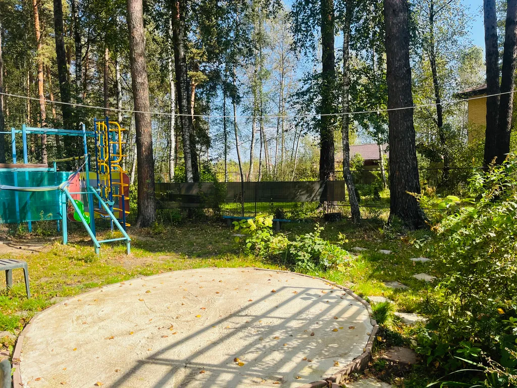 Уютный дом с гусями