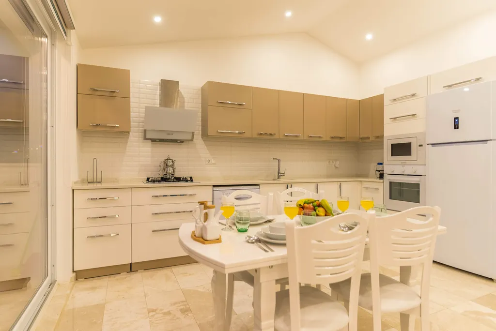 Вилла 466 с крытым бассейном с подогревом