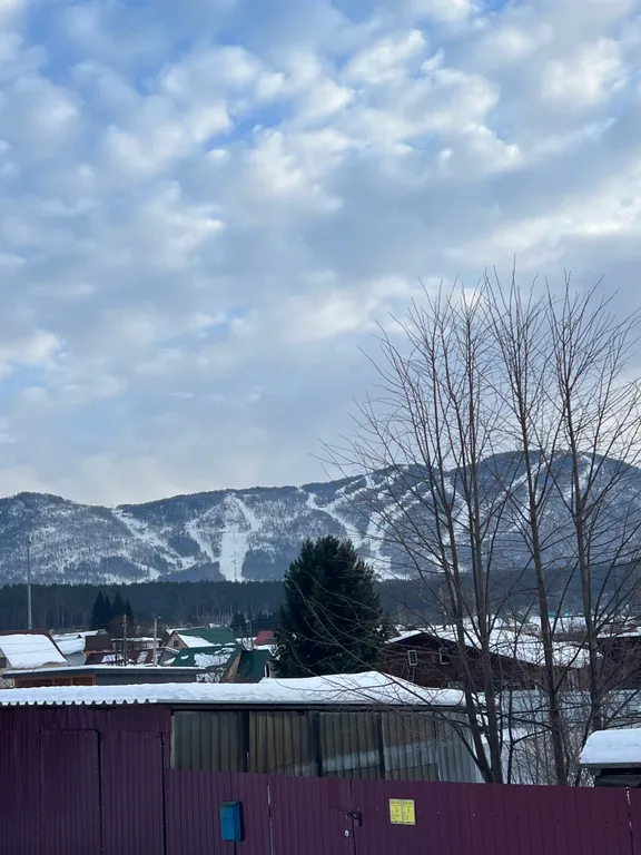 Дом благоустроенный с видом на гору