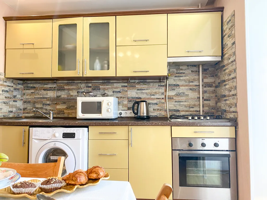 Квартира Двухкомнатная квартира тихий центр — Севастополь