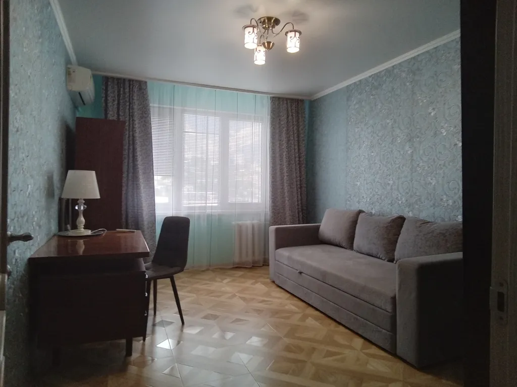 Просторная квартира центр города с видом на море и горы