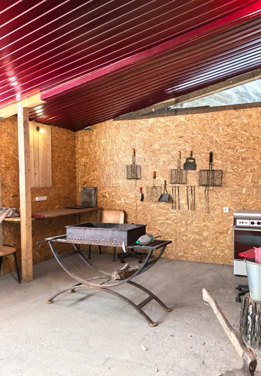 Дом с баней, терраса с барбекю, мангальная зона