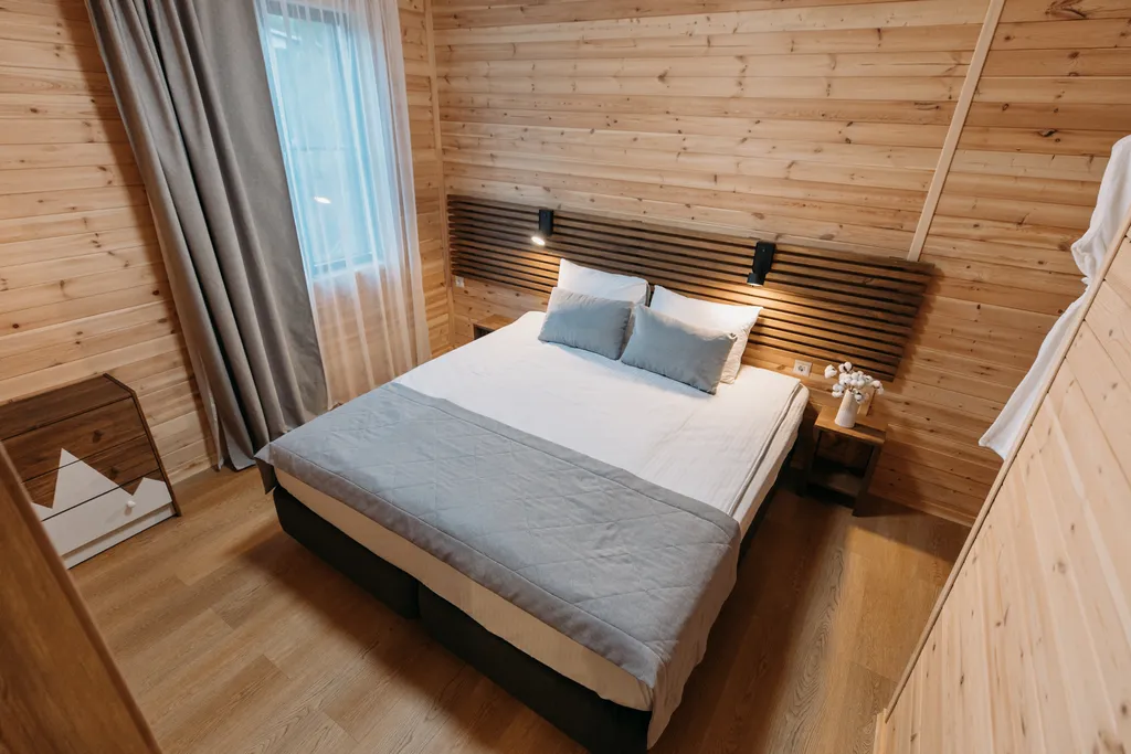 Коттедж Дом люкс с 2 спальнями и камином — аренда посуточно в Чемал