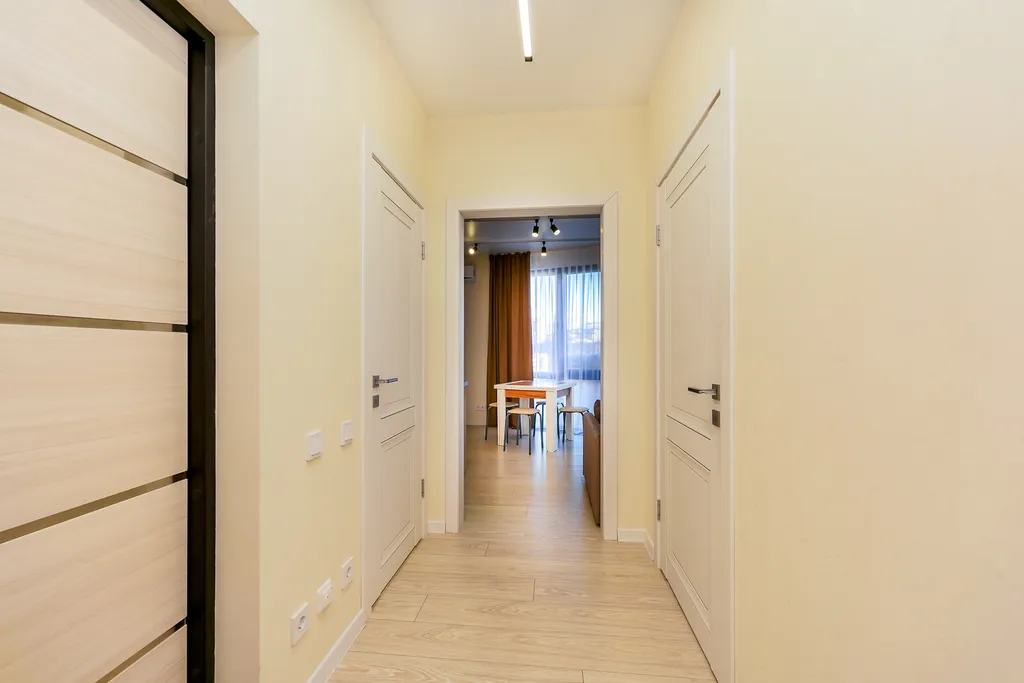 Трехкомнатная квартира у моря с балконом!