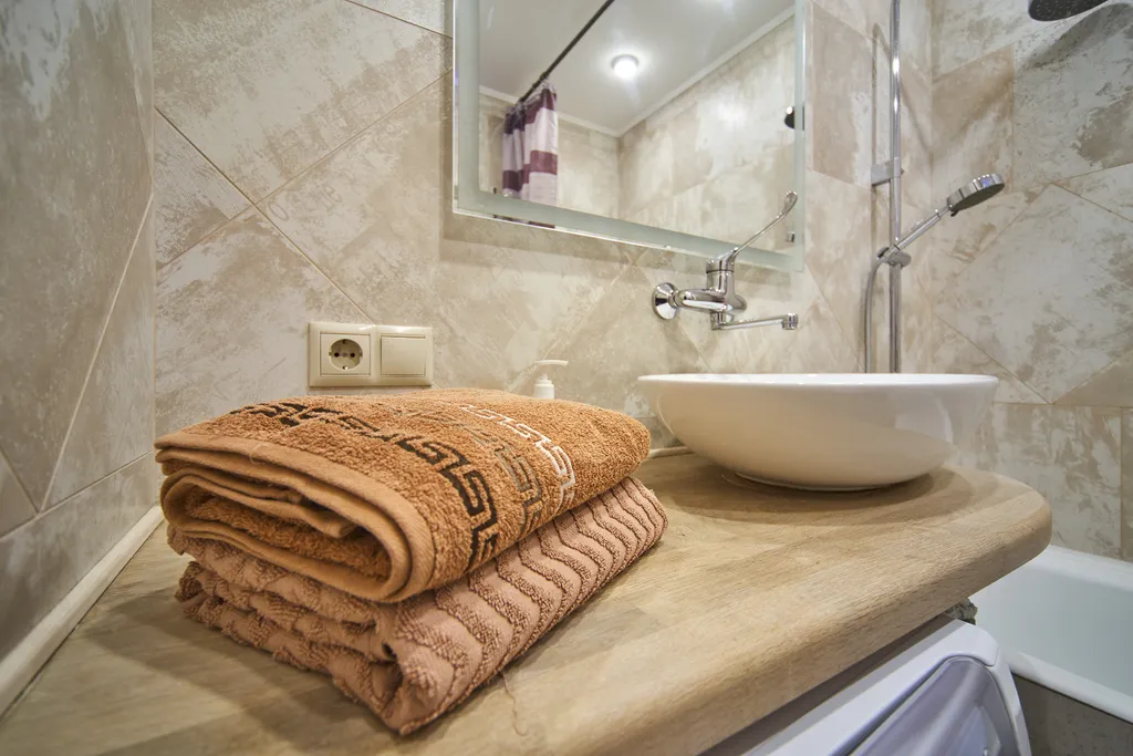 Вид на реку и крокус