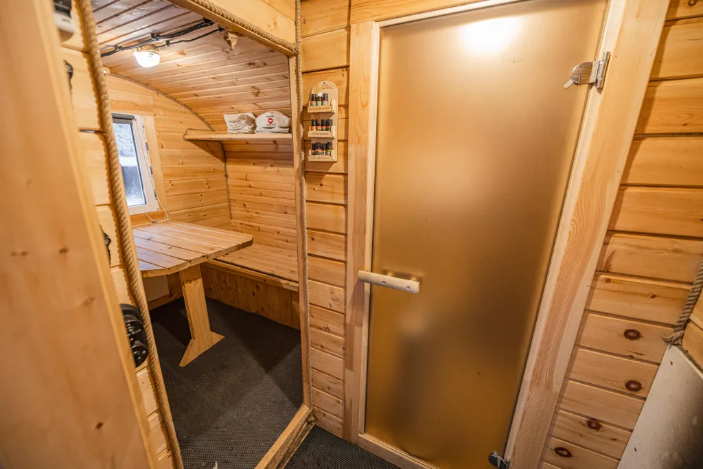 Загородный дом в окружении леса Grovehause