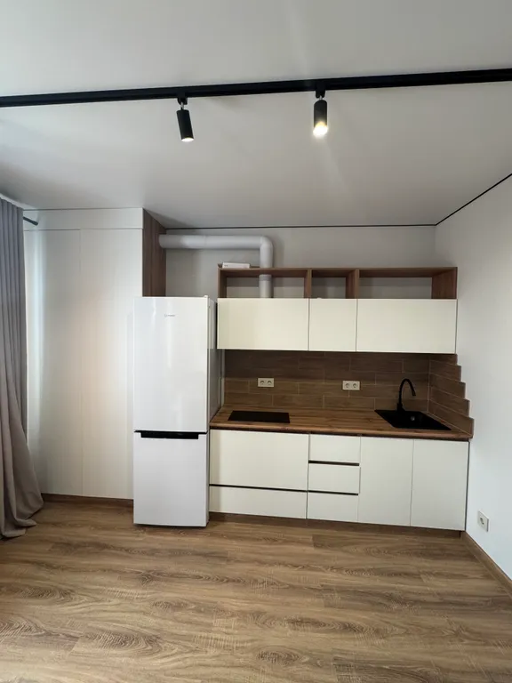 Уютная студия в элитном районе города, на берегу реки Волга