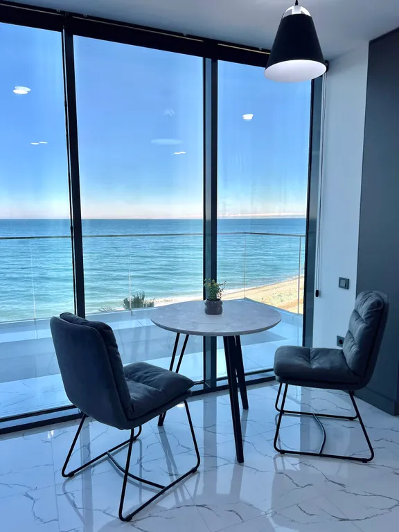 Роскошные апартаменты с террасой в 20 метрах от моря