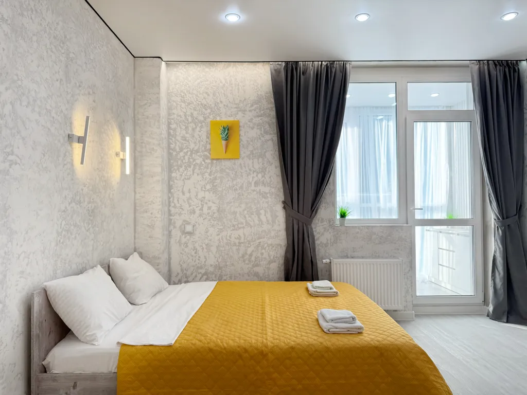 Светлая студия с панорамной лоджией