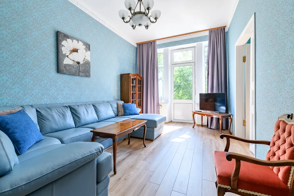 Роскошная квартира с балконом и парковкой рядом с Петропавловкой — аренда посуточно в Санкт-Петербург