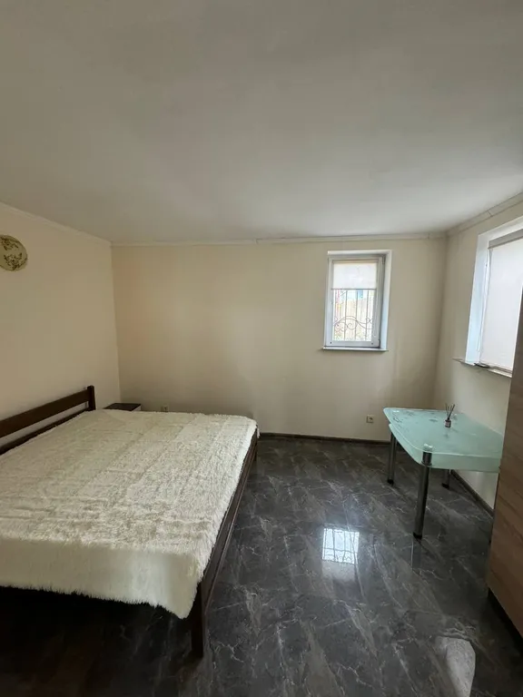 1 комнатная квартира со своим двориком недалеко от моря