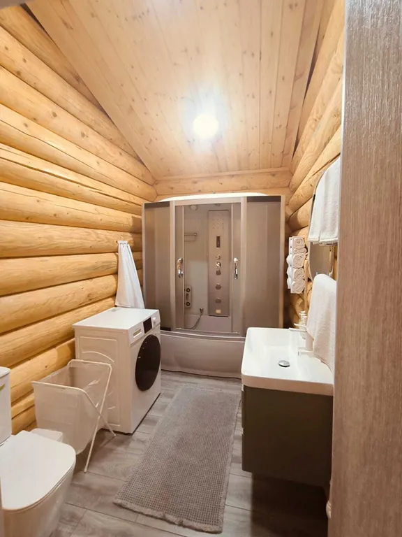 Уютный гостевой дом на берегу большого озера