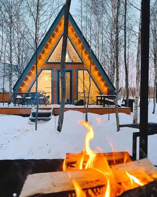 Уютный треугольный домик, качественный сервис и природа ждут вас